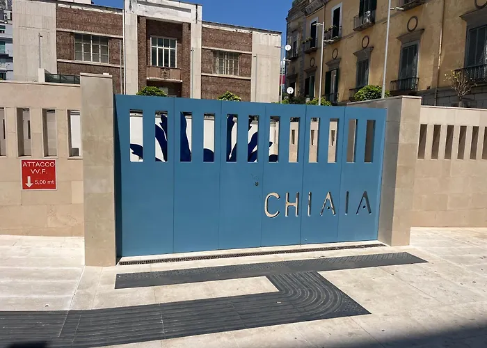 Piazza PlebiscitoHotel Napoli